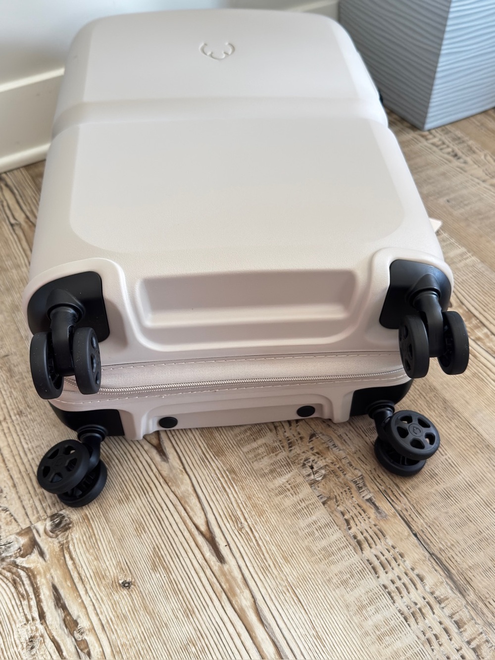 Antler Carry-On Luggage Warm Taupe Stripe Hardshell Spinner Suitcase Travel✈️ - Picture 9 of 16